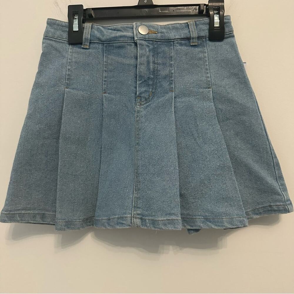 Belk Girl's Denim Blue Pleated Skater Mini Skirt Size Medium NWT